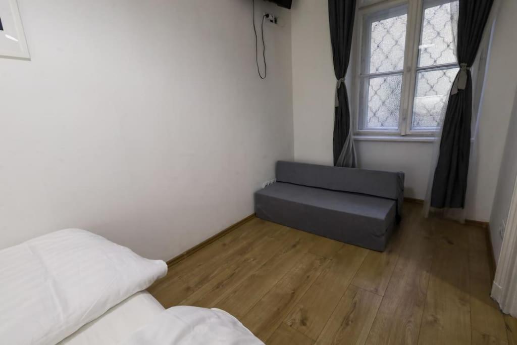 Pest-Port Private Apartment Room-6 Budapest Eksteriør billede