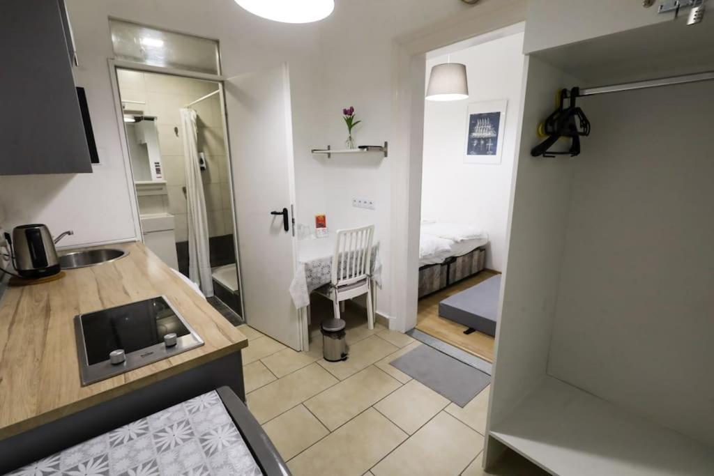 Pest-Port Private Apartment Room-6 Budapest Eksteriør billede